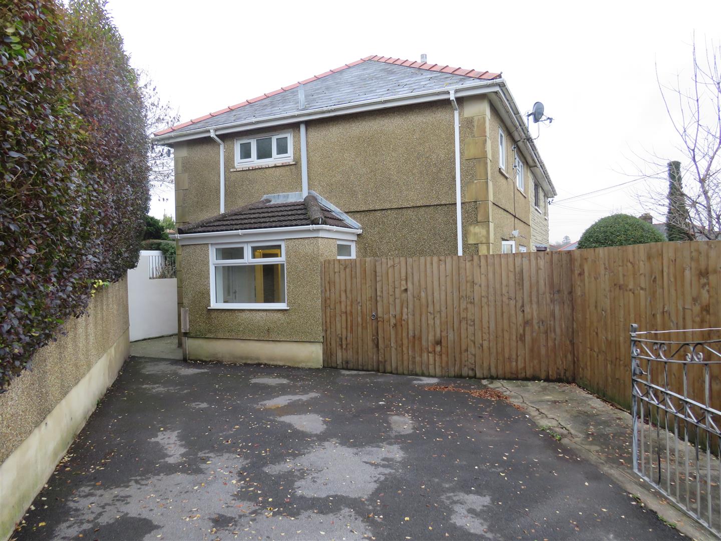 Heol Goffa, Llanelli, Carmarthenshire, SA15 3NB Property for Sale